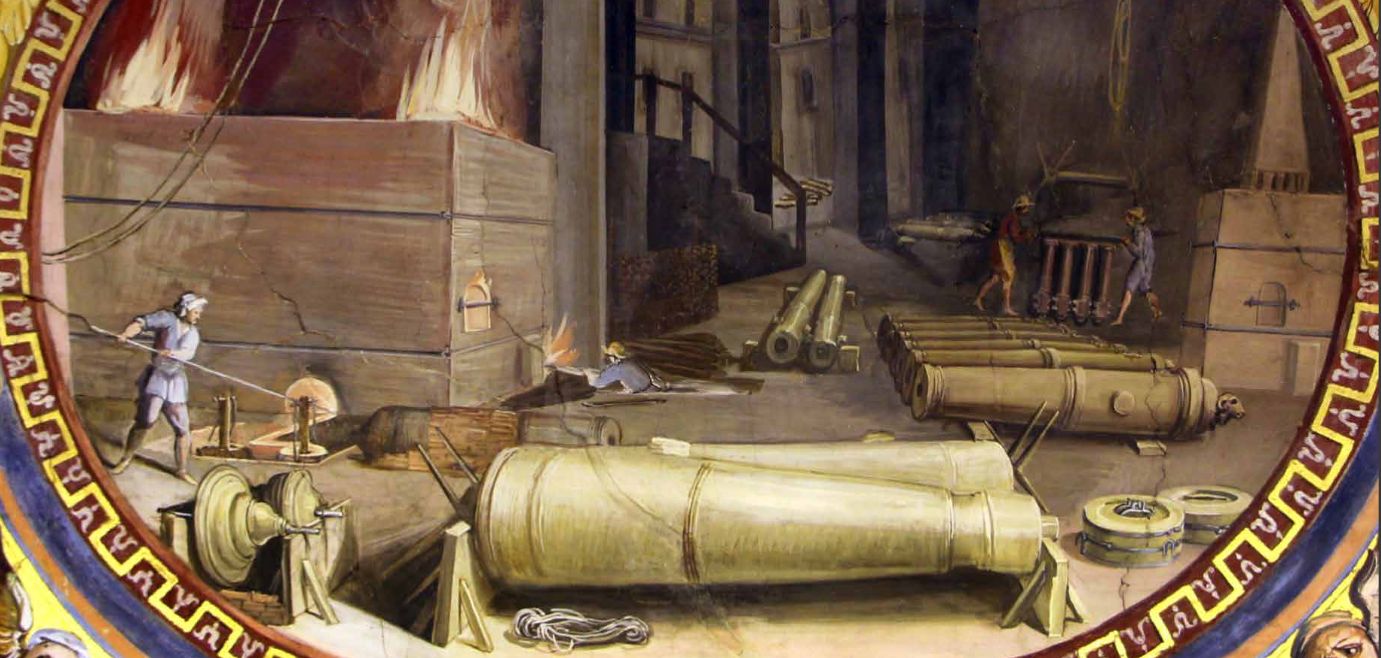 disegno raffigurante la scena del lavoro in una fonderia di cannoni del '600. Un uomo sta preparando il forno, un uomo sta colando metallo, due uomini stanno spostando dei pezzi fusi. A terra ci sono molti pezzi pronti.