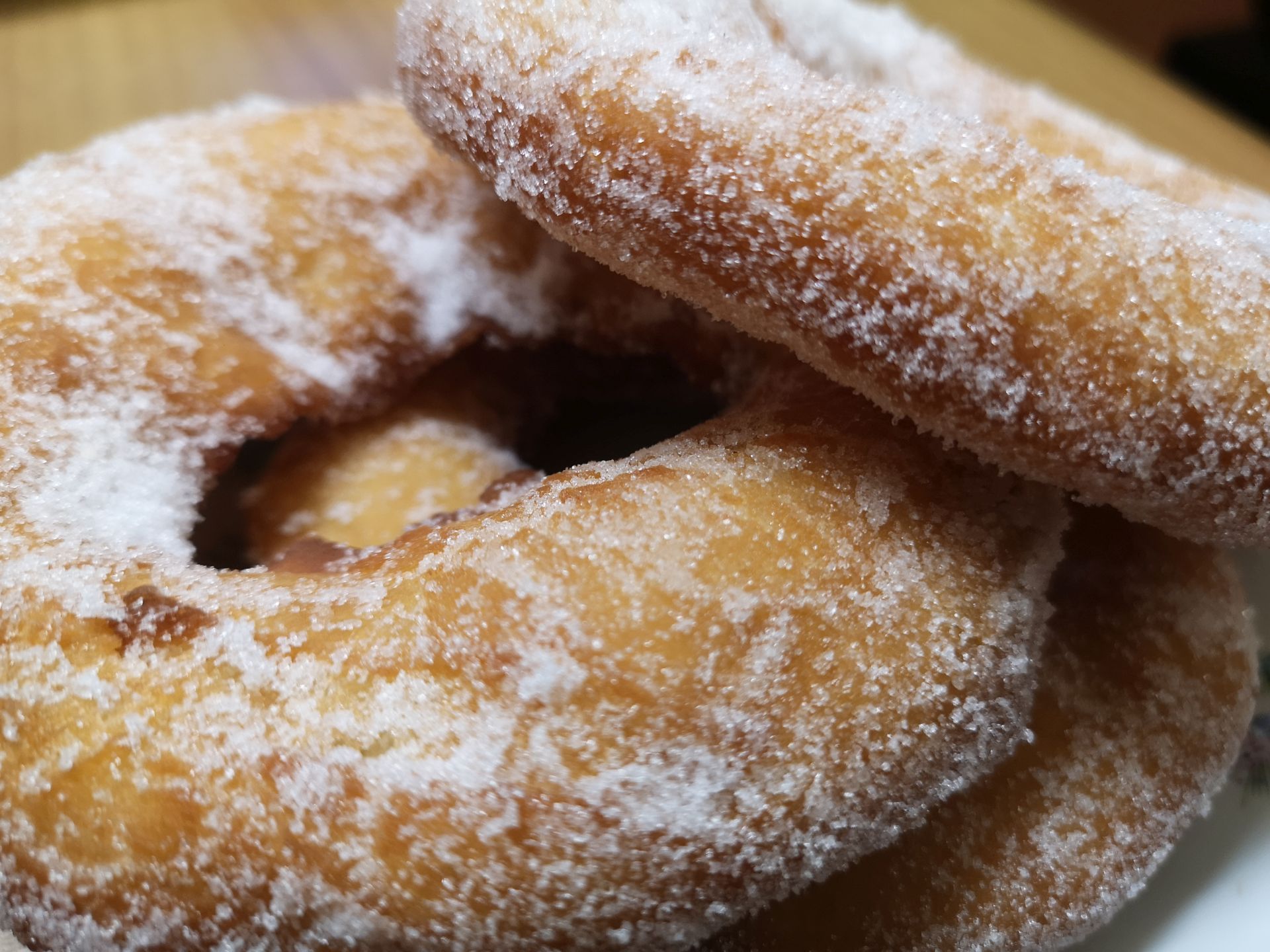 frati lucchesi, una vciambellina inzuccherata e con buco in mezzo