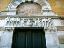 Lucca, Chiesa San Salvatore - Architrave di Biduino