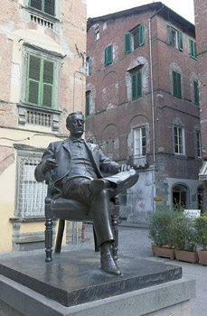 Monumento a Giacomo Puccini, Lucca